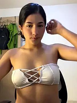 Customizable and immersive: Energize your taste buds and checkout our delicious choice of amateur cams liveshows with excited livestreamers getting their sweet physiques pounded with their beloved vibrating toys.
