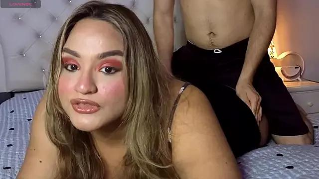 laurale_phillipe from StripChat is Freechat