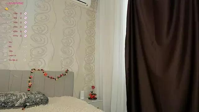LaurenMcdonald from StripChat is Freechat
