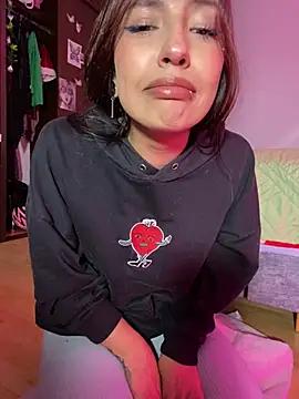 Lauuraww webcams show profile image 