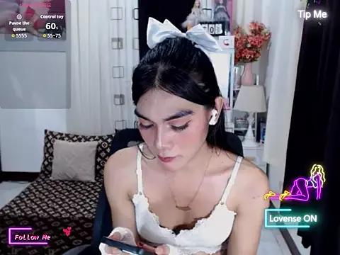 Customizable and immersive: Energize your taste buds and checkout our delicious choice of amateur cams liveshows with excited livestreamers getting their sweet physiques pounded with their beloved vibrating toys.