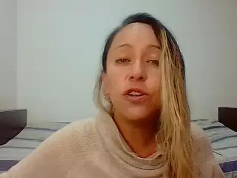 leah_susman from StripChat is Freechat