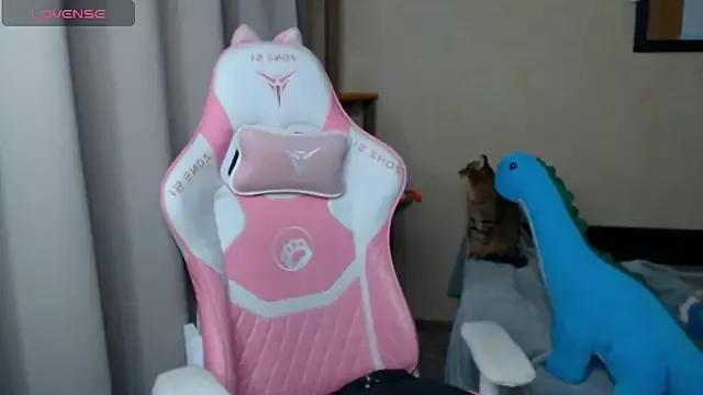 LeahGottty from StripChat is Freechat