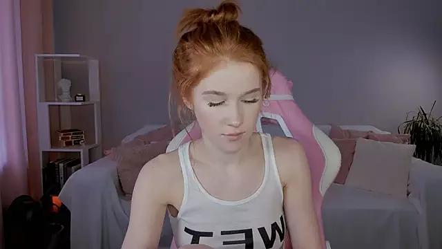 Leahsthetics from StripChat is Freechat