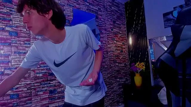 lenni_sirius from StripChat