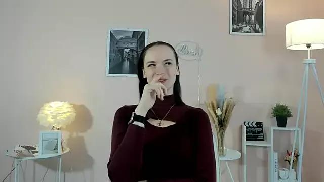 LeonilaNed from StripChat is Freechat