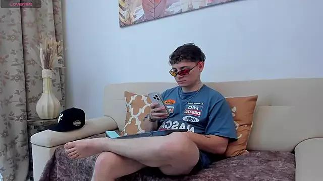 Customizable and immersive: Energize your taste buds and checkout our delicious choice of amateur cams liveshows with excited livestreamers getting their sweet physiques pounded with their beloved vibrating toys.