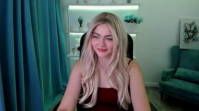 LeslieMineg from StripChat is Freechat