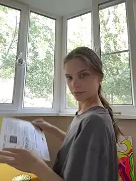 LeyaJohnson from StripChat is Freechat
