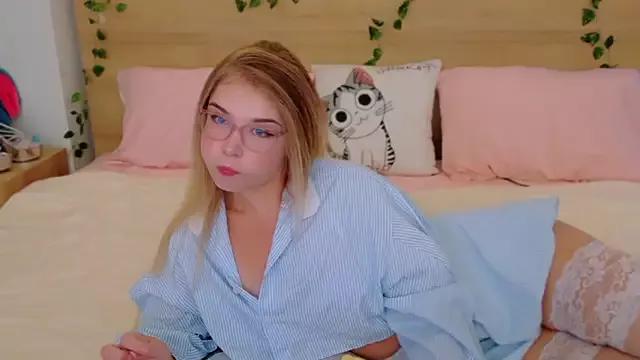 Customizable and immersive: Energize your taste buds and checkout our delicious choice of amateur cams liveshows with excited livestreamers getting their sweet physiques pounded with their beloved vibrating toys.