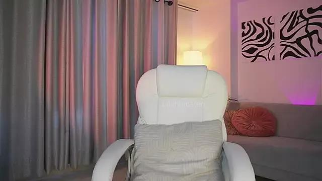 Customizable and immersive: Energize your taste buds and checkout our delicious choice of amateur cams liveshows with excited livestreamers getting their sweet physiques pounded with their beloved vibrating toys.