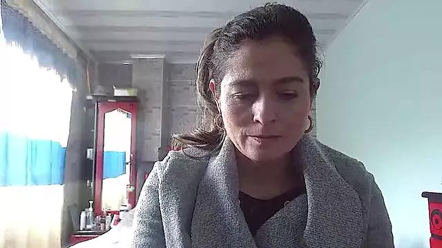 linda-mature43 from StripChat is Freechat