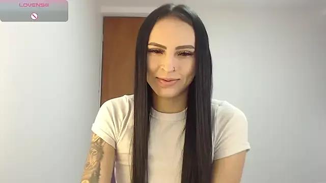 Linda__fiore from StripChat is Freechat