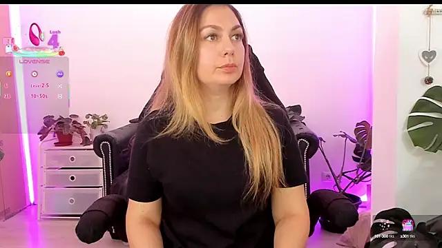 Customizable and immersive: Energize your taste buds and checkout our delicious choice of amateur cams liveshows with excited livestreamers getting their sweet physiques pounded with their beloved vibrating toys.