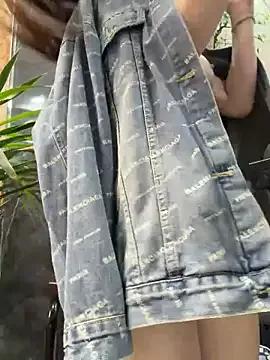 Photos of Linh_2004 from StripChat is Freechat