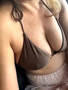 Photos of Lionessan from StripChat is Freechat