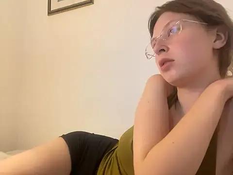 Lisa-5329 from StripChat is Freechat