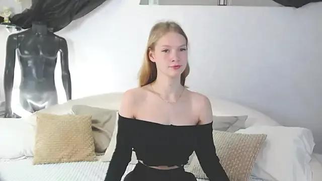 LisaMyles from StripChat is Freechat
