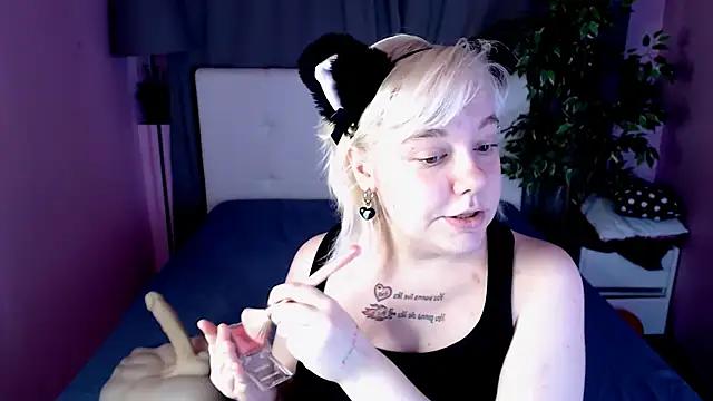 Customizable and immersive: Energize your taste buds and checkout our delicious choice of amateur cams liveshows with excited livestreamers getting their sweet physiques pounded with their beloved vibrating toys.