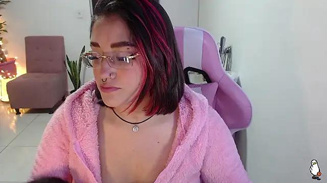 Customizable and immersive: Energize your taste buds and checkout our delicious choice of amateur cams liveshows with excited livestreamers getting their sweet physiques pounded with their beloved vibrating toys.