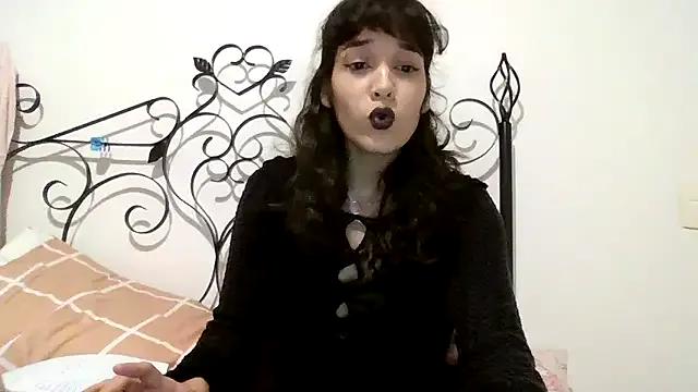 littlemisskimmy from StripChat is Freechat