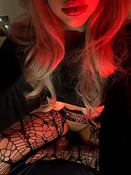 littlewitchxoxo from StripChat is Freechat