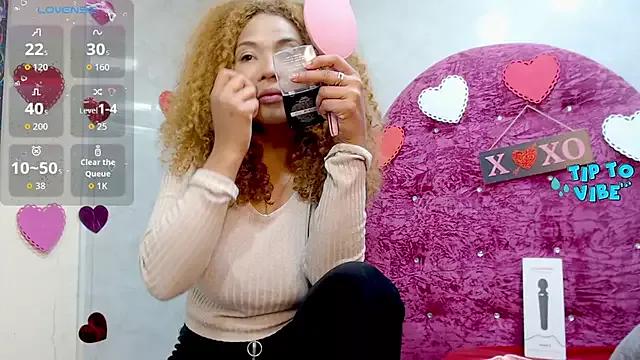 Litzy_Curly from StripChat is Freechat