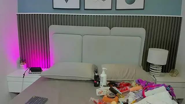 Customizable and immersive: Energize your taste buds and checkout our delicious choice of amateur cams liveshows with excited livestreamers getting their sweet physiques pounded with their beloved vibrating toys.