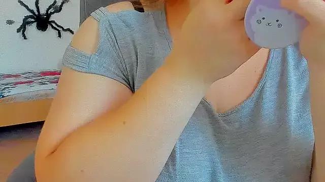 Liza-Mendez from StripChat is Freechat