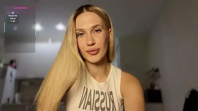 lluna_drug from StripChat is Freechat