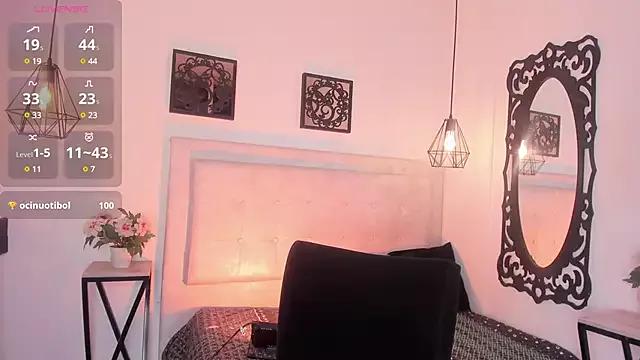 Lola_Blondie from StripChat is Freechat