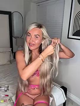 Lola_Lust from StripChat is Freechat