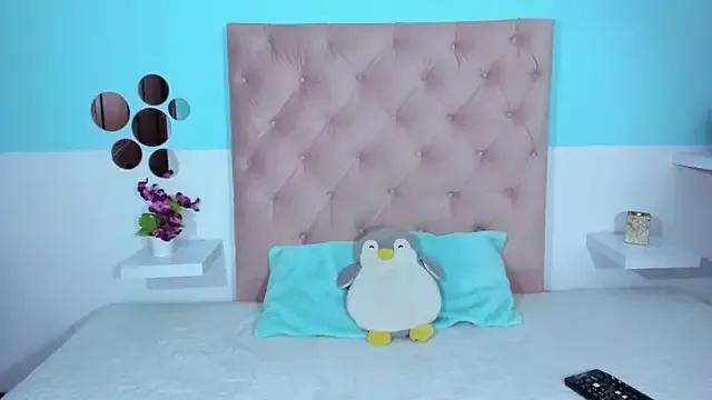 Lola_Purple from StripChat is Freechat