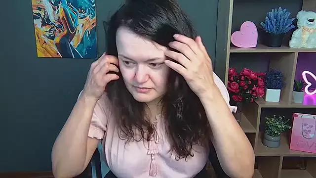 LolaHikls from StripChat