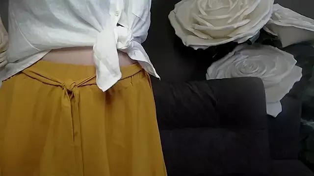 LolaHikls from StripChat