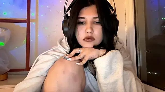 Customizable and immersive: Energize your taste buds and checkout our delicious choice of amateur cams liveshows with excited livestreamers getting their sweet physiques pounded with their beloved vibrating toys.