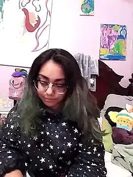 Lovelyrainn from StripChat is Freechat