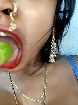 Lovelyrani1 from StripChat is Freechat