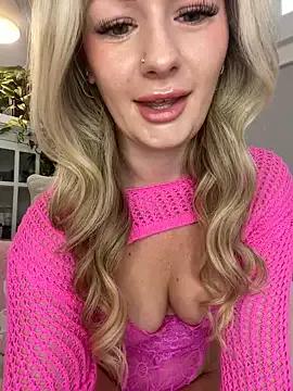 Customizable and immersive: Energize your taste buds and checkout our delicious choice of amateur cams liveshows with excited livestreamers getting their sweet physiques pounded with their beloved vibrating toys.
