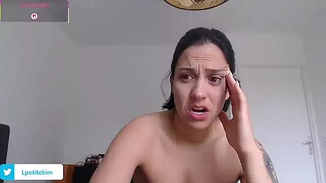 LPetitekim from StripChat is Freechat