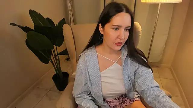 LucyMour from StripChat is Freechat