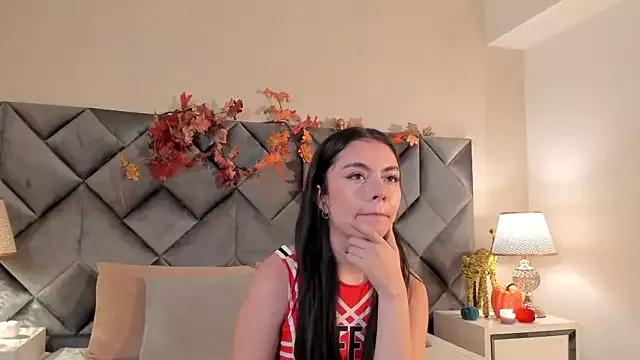 Luisa0110 from StripChat is Freechat