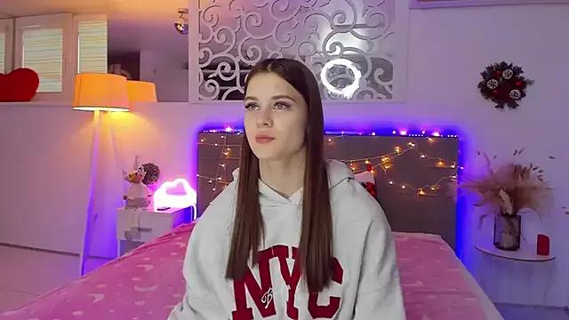 LuisaClover from StripChat is Freechat