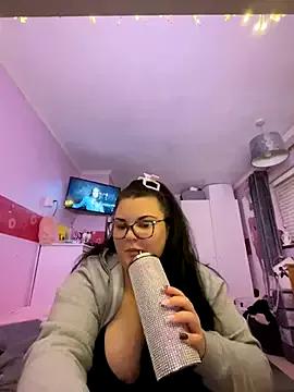 Customizable and immersive: Energize your taste buds and checkout our delicious choice of amateur cams liveshows with excited livestreamers getting their sweet physiques pounded with their beloved vibrating toys.