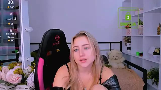 Customizable and immersive: Energize your taste buds and checkout our delicious choice of amateur cams liveshows with excited livestreamers getting their sweet physiques pounded with their beloved vibrating toys.