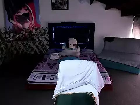 Customizable and immersive: Energize your taste buds and checkout our delicious choice of amateur cams liveshows with excited livestreamers getting their sweet physiques pounded with their beloved vibrating toys.