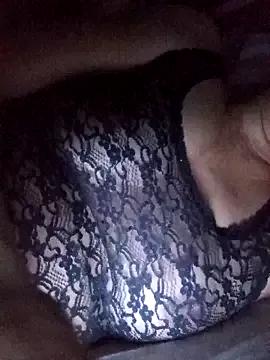 luna-69-37 from StripChat is Freechat