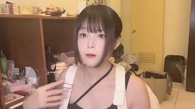 luna51888 from StripChat is Freechat