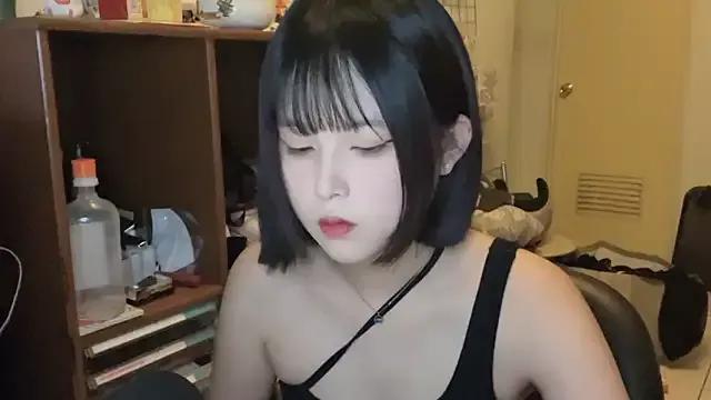 luna51888 from StripChat is Freechat