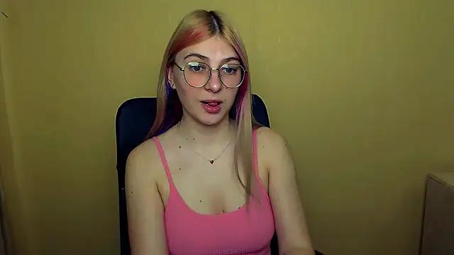 Customizable and immersive: Energize your taste buds and checkout our delicious choice of amateur cams liveshows with excited livestreamers getting their sweet physiques pounded with their beloved vibrating toys.